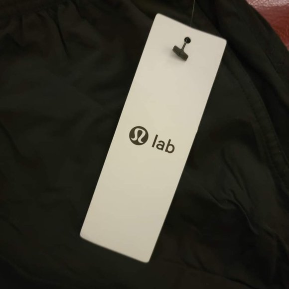 Lululemon SEAWHEEZE LAB Reflective JEVA shorts sz 8 - Picture 2 of 12